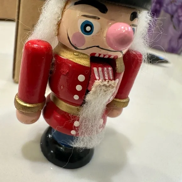 Avon Holiday Nutcracker Ornament- red - Picture 15 of 16